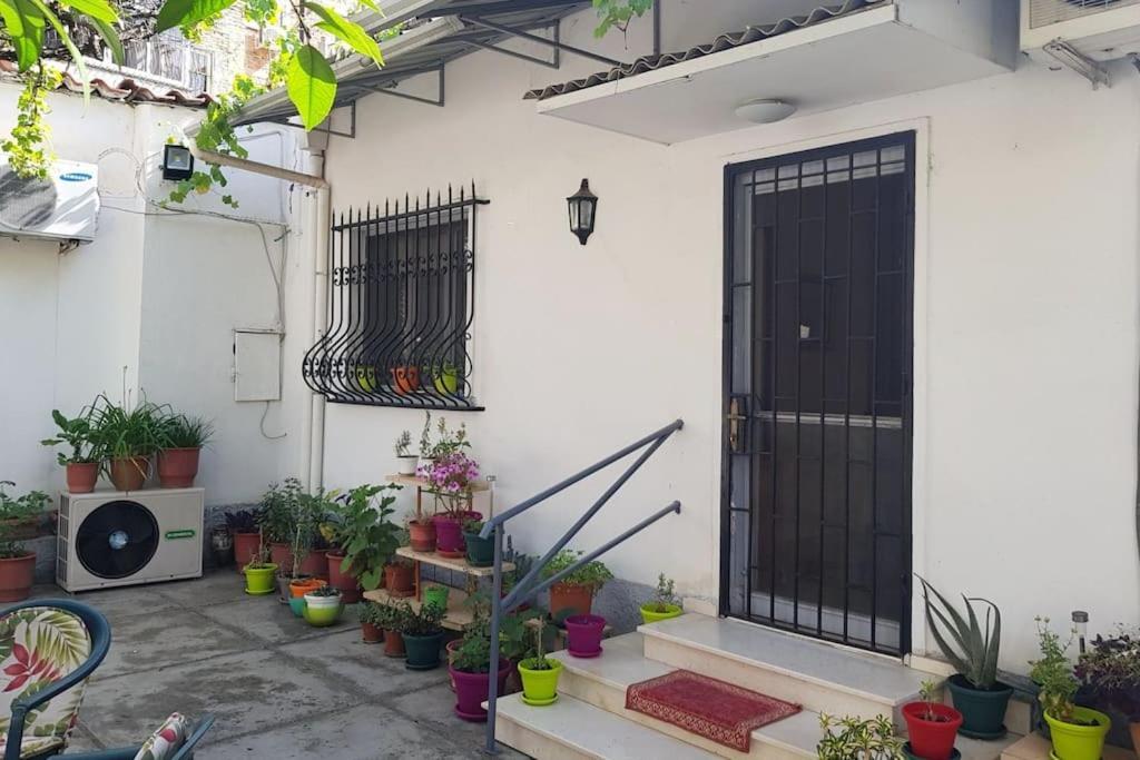 Centrally Located Lemon House Tirana